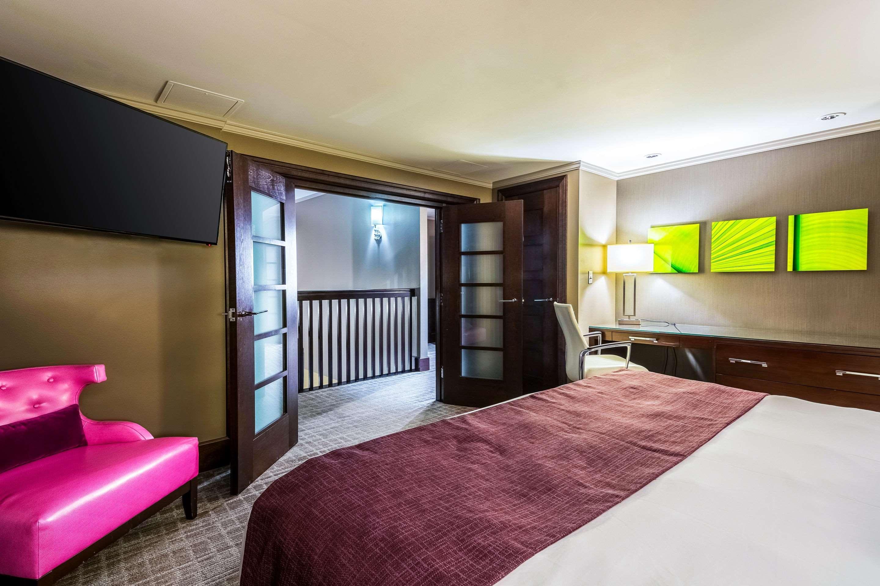 Oasis & Conv. Center, Ascend Collection Hotel 3*