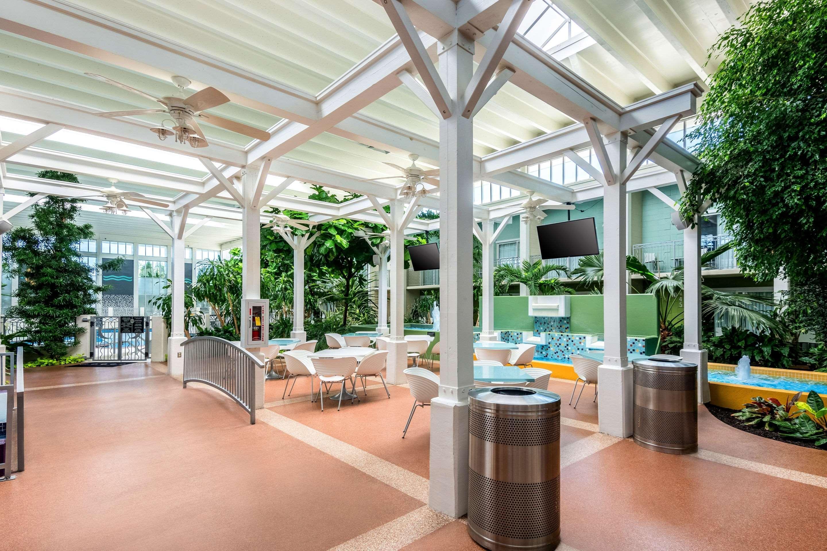 Hotel Oasis & Conv. Center, Ascend Collection Springfield