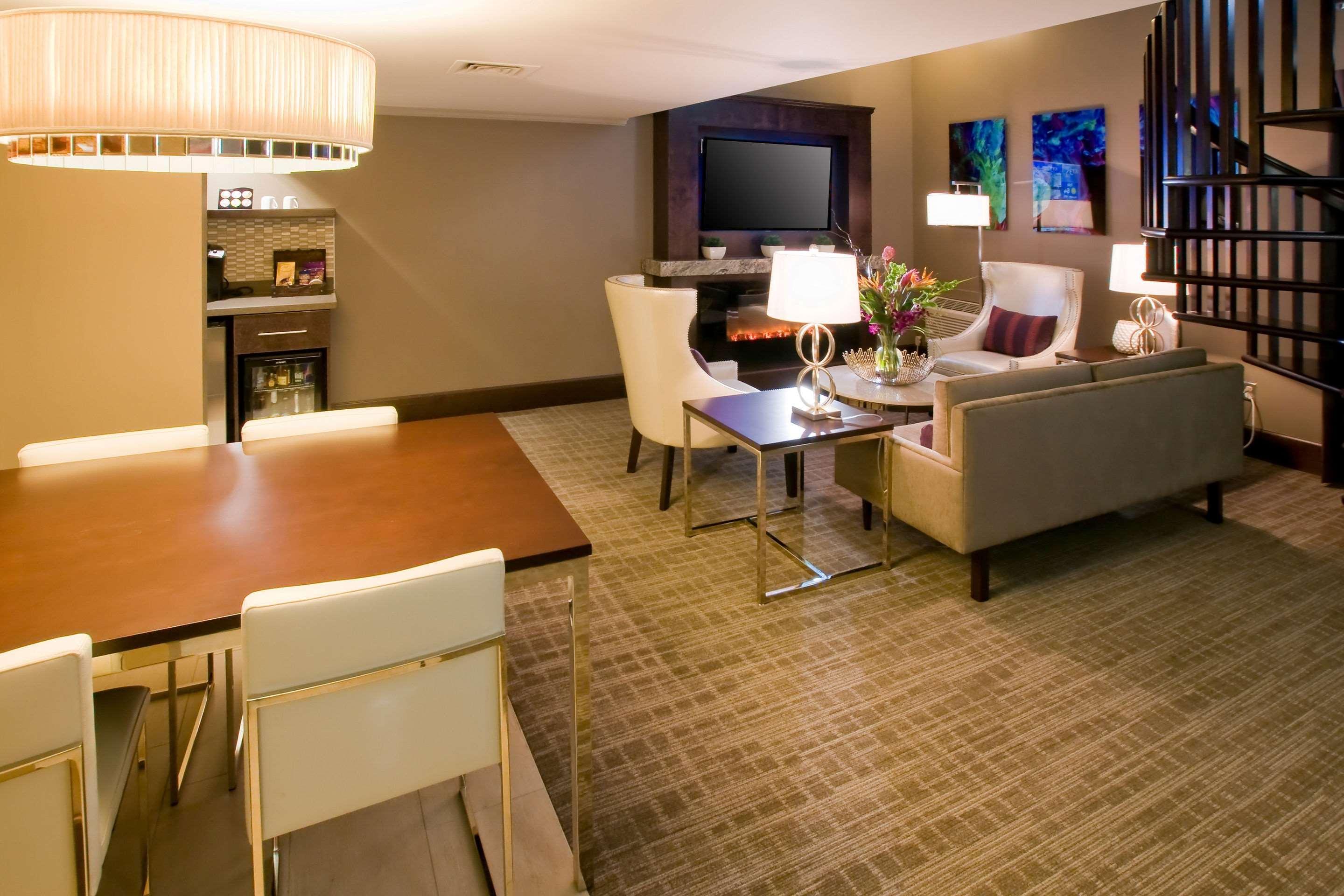 Hotel Oasis & Conv. Center, Ascend Collection 3*