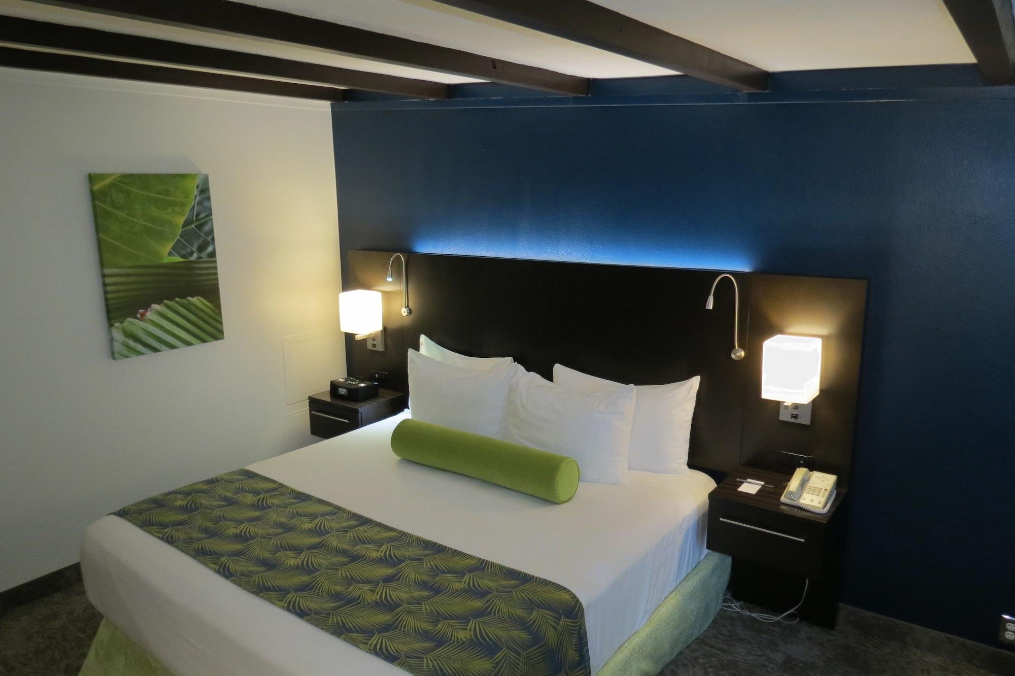 Oasis & Conv. Center, Ascend Collection 3*