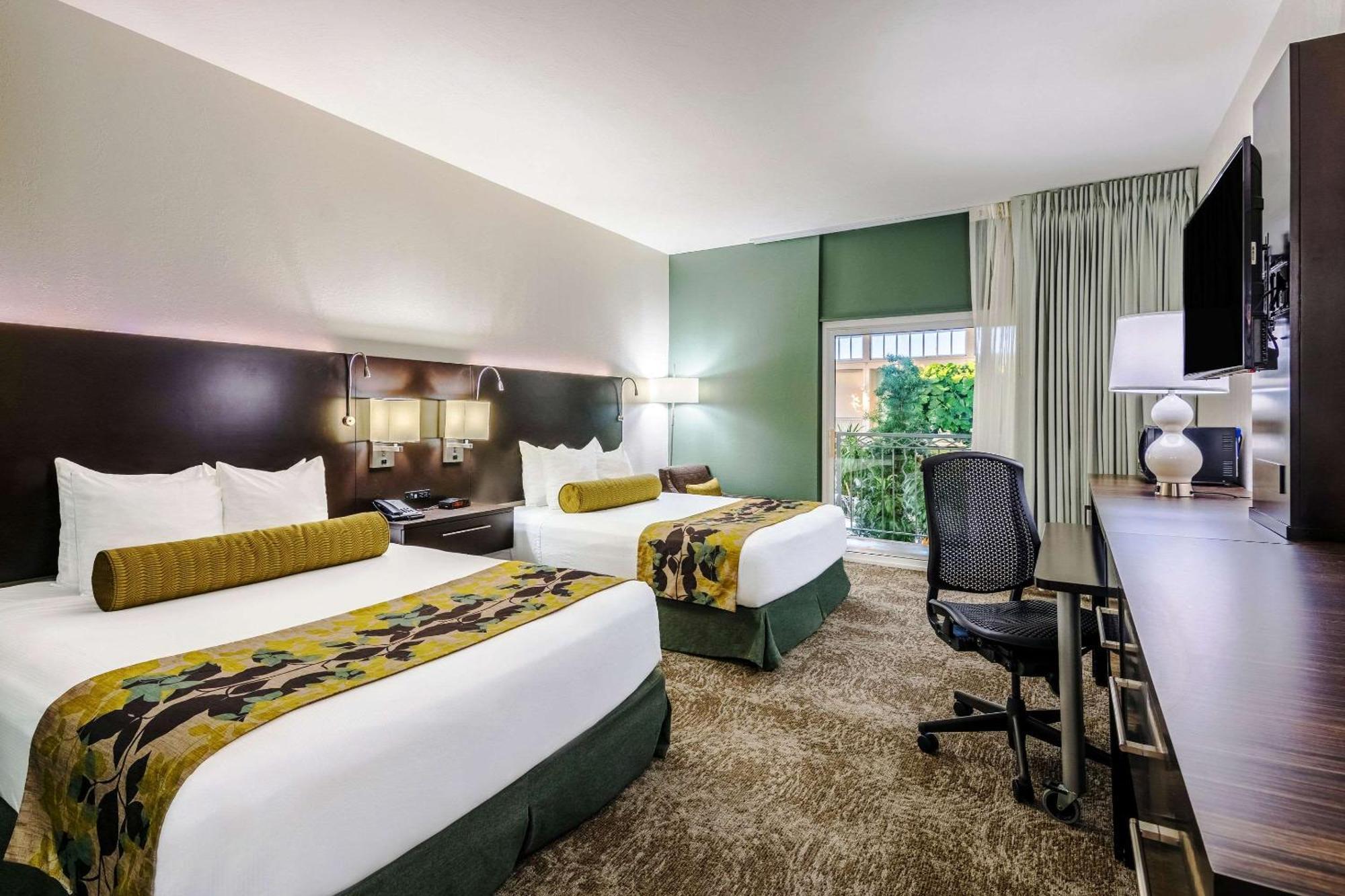 Hotel Oasis & Conv. Center, Ascend Collection 3*