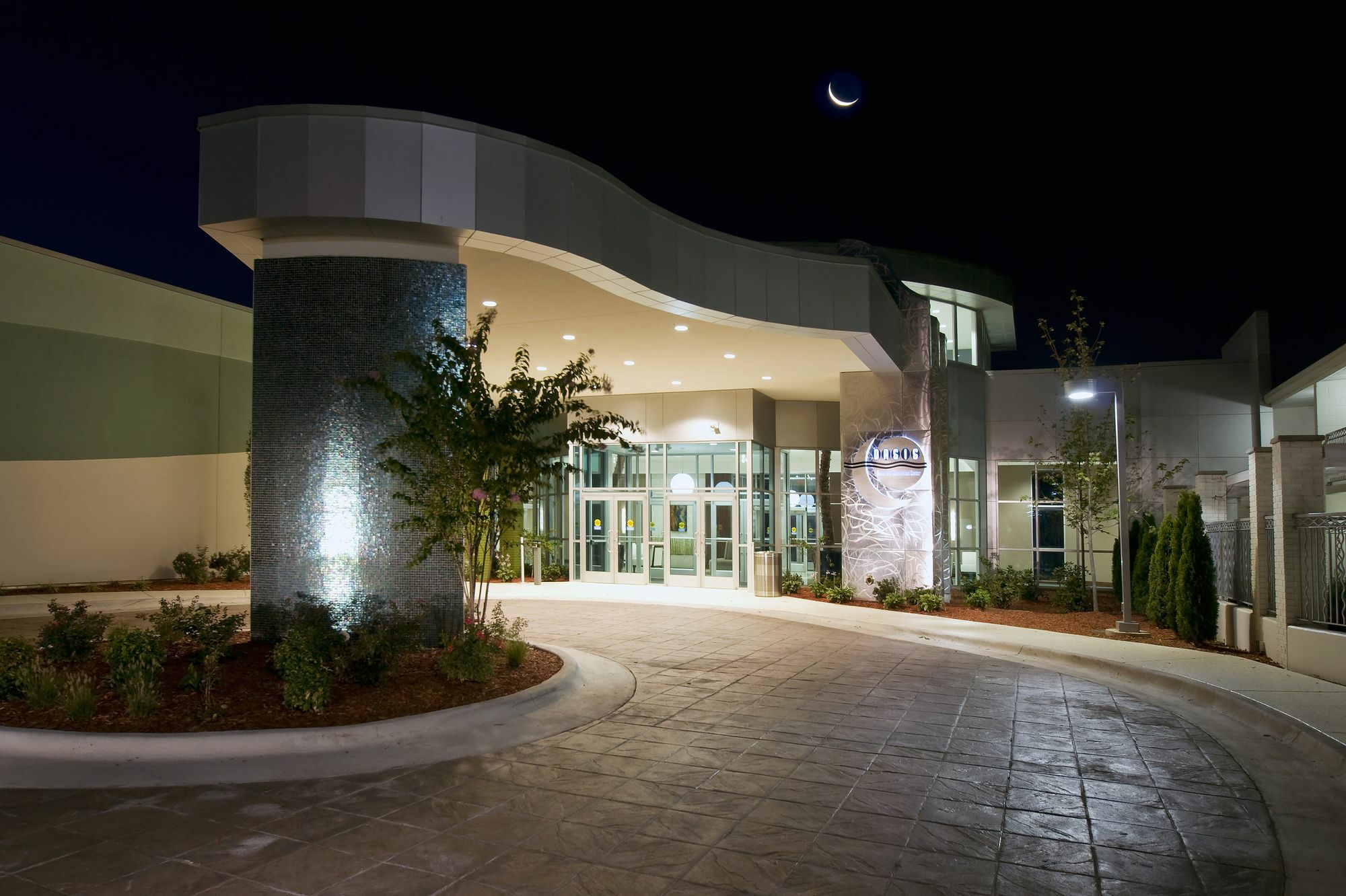 Oasis & Conv. Center, Ascend Collection Hotel 3*